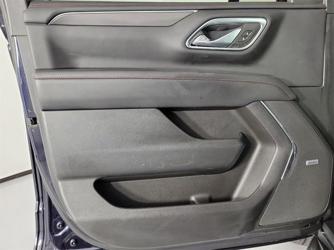 Used 2023 Chevrolet Suburban RST w/ Luxury Package image 18