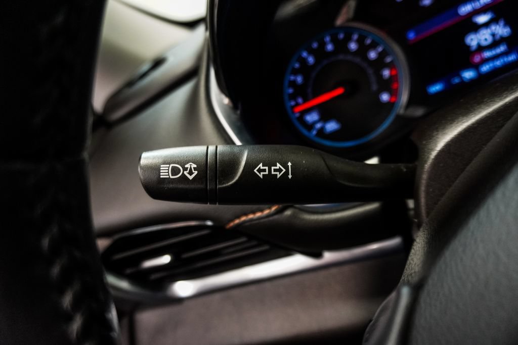 Used 2021 Chevrolet Traverse LT FWD image 19