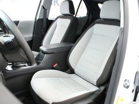 Used 2024 Chevrolet Equinox LS w/ LS Convenience Package image 24