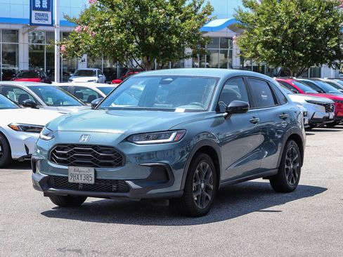 Used 2024 Honda HR-V Sport image 3