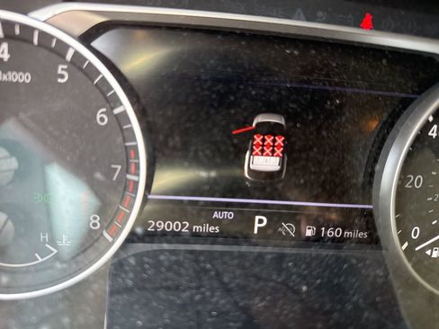 Used 2023 Nissan Pathfinder SL AWD/4WD image 11