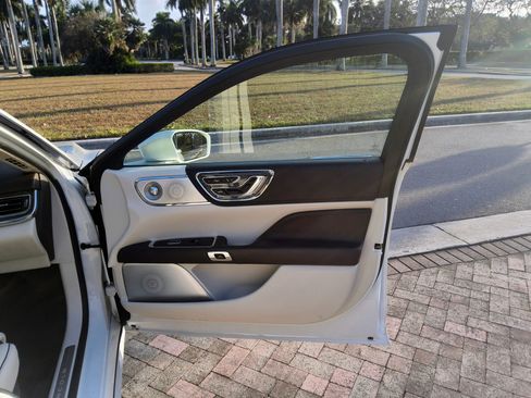 Used 2020 Lincoln Continental Black Label image 34