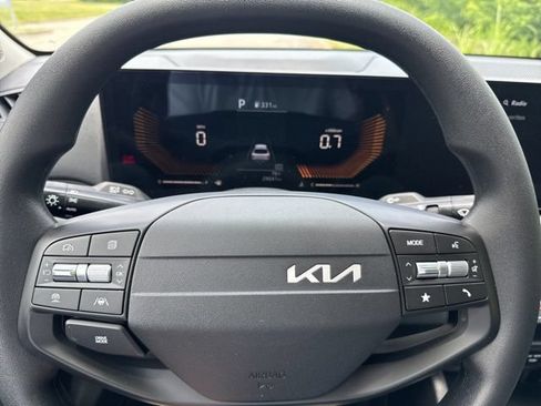 Used 2025 Kia K4 FWD image 12