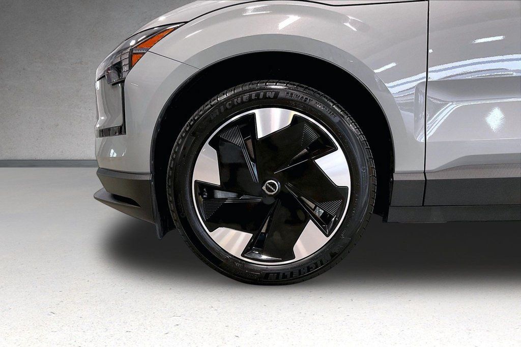 Certified 2026 Volvo EX30 Plus w/ Climate Package AWD/4WD image 34