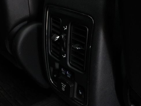 Used 2014 Jeep Grand Cherokee SRT8 w/ Luxury Group II AWD/4WD image 26
