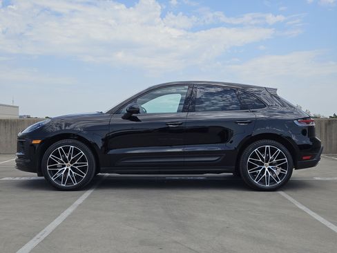 Certified 2026 Porsche Macan AWD/4WD image 2