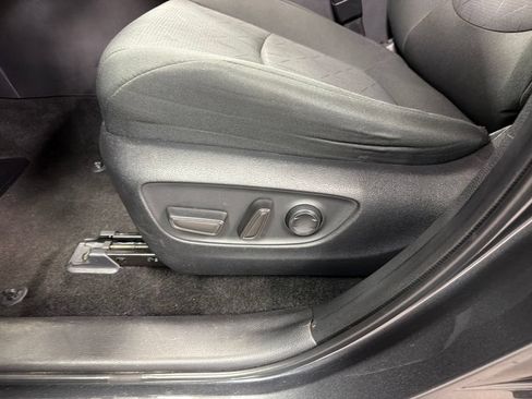 Used 2024 Toyota RAV4 XLE FWD image 20