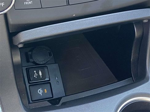 Used 2017 Toyota Camry XSE w/ Moonroof Package image 28