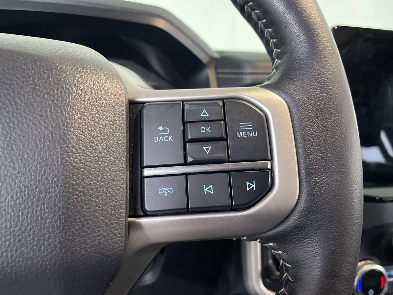 Used 2023 Ford Expedition XLT AWD/4WD image 30