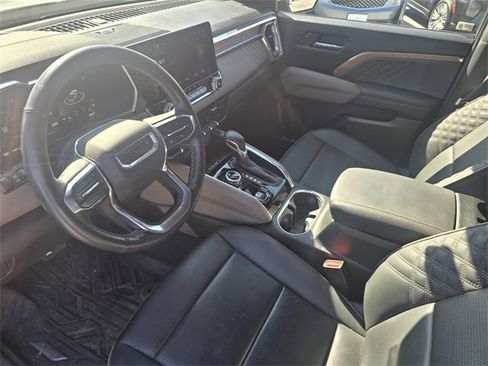 Used 2024 GMC Canyon Denali image 23