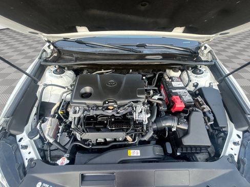 Used 2020 Toyota Camry XSE FWD image 18