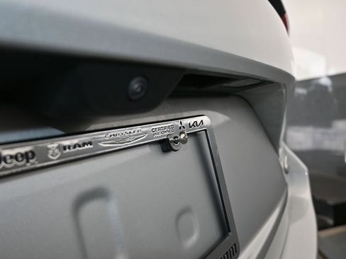 Used 2024 Jeep Grand Cherokee Overland w/ Luxury Tech Group IV image 44