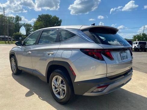 Used 2025 Hyundai Tucson SE AWD/4WD image 3