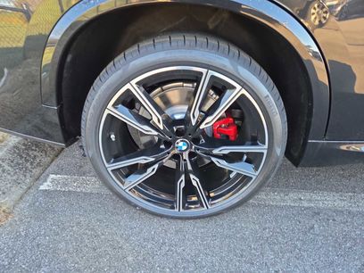 New 2026 BMW X5 M60i w/ Climate Comfort Package