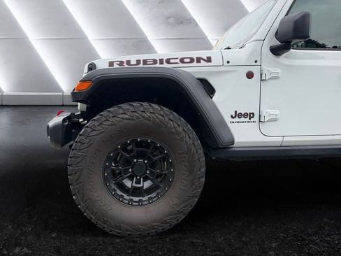 Used 2024 Jeep Gladiator Rubicon w/ Convenience Group AWD/4WD image 15