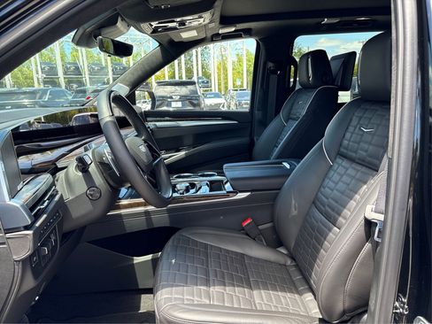 New 2026 Cadillac Escalade ESV Platinum Sport w/ LPO, ONYX Package image 9