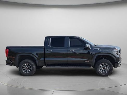 Used 2025 GMC Sierra 1500 AT4 w/ AT4 Premium Package AWD/4WD image 9