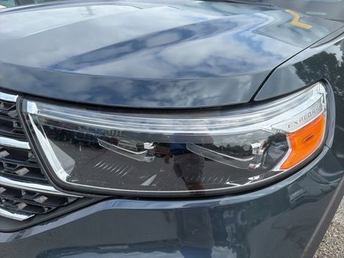 Used 2022 Ford Explorer XLT w/ Equipment Group 202A AWD/4WD image 8