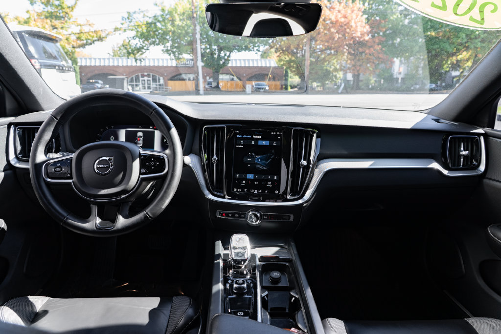 Used 2024 Volvo S60 B5 Plus w/ Climate Package AWD/4WD image 9