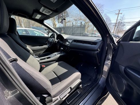Used 2019 Honda HR-V Sport image 16