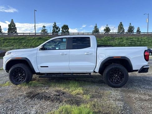 New 2026 GMC Canyon Elevation w/ LPO, Black Badging Package image 5