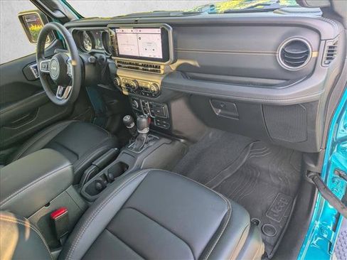 Used 2024 Jeep Wrangler Unlimited Sahara w/ Technology Group AWD/4WD image 22