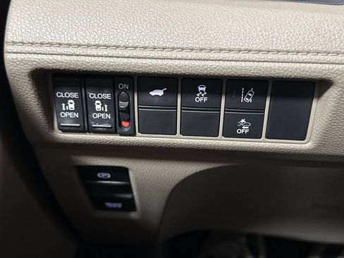 Used 2018 Honda Odyssey EX-L image 18
