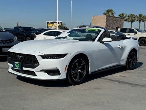 Used 2025 Ford Mustang Convertible RWD image 12