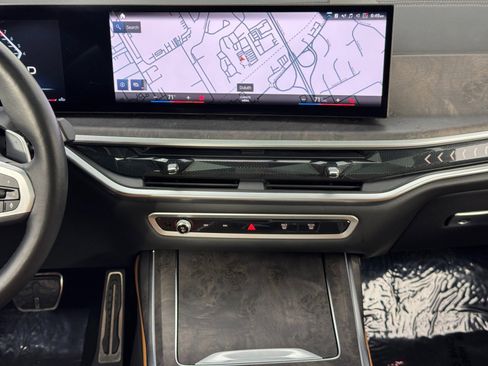 Used 2023 BMW X7 xDrive40i w/ M Sport Package image 26