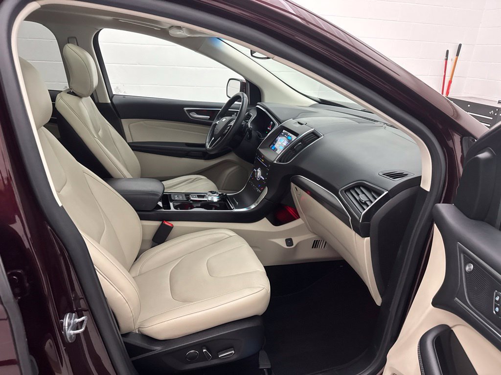 Used 2019 Ford Edge Titanium w/ Equipment Group 301A AWD/4WD image 54