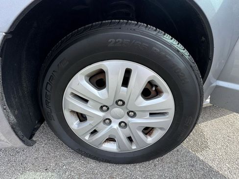 Used 2018 Dodge Grand Caravan SE w/ UConnect Hands-Free Group image 19