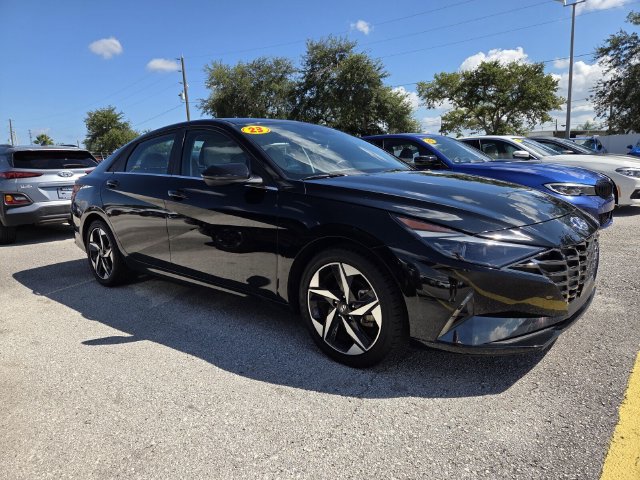 Used 2023 Hyundai Elantra Limited w/ Preferred Accessory Package FWD image 1