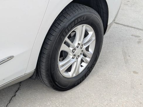 Used 2020 Buick Enclave Essence FWD image 5