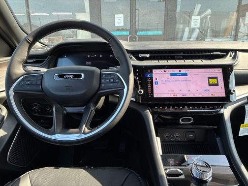 New 2026 Jeep Grand Cherokee Limited AWD/4WD image 13