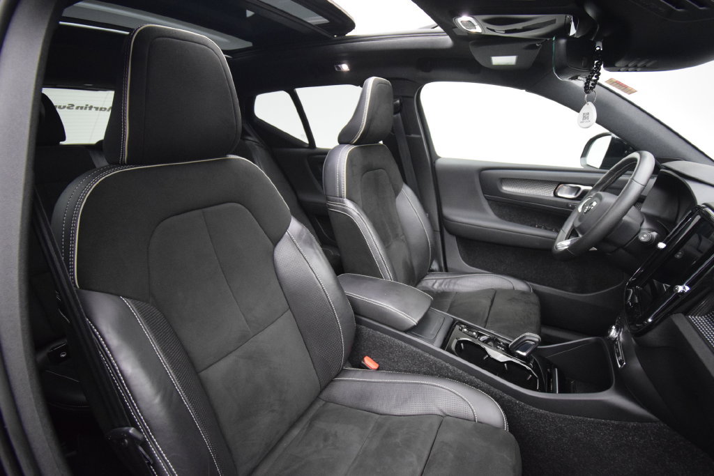 Used 2021 Volvo XC40 T5 R-Design w/ Climate Package AWD/4WD image 15