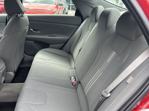 Used 2025 Hyundai Elantra Sport FWD image 27