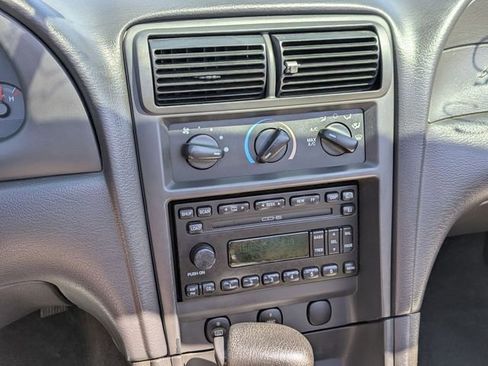 Used 2003 Ford Mustang Convertible image 26
