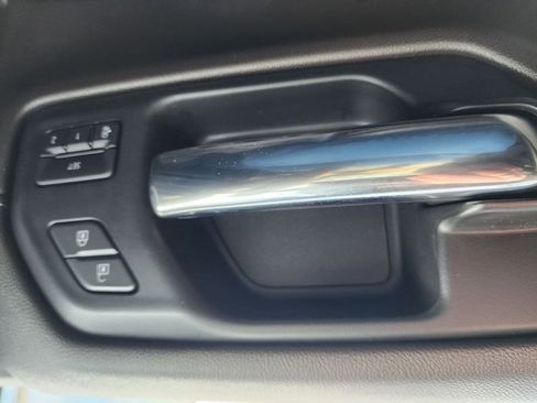 Used 2020 GMC Sierra 1500 SLT image 34