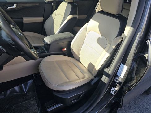 Used 2020 Ford Escape Titanium AWD/4WD image 6