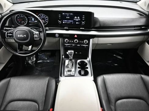 Used 2022 Kia Carnival LX FWD image 13