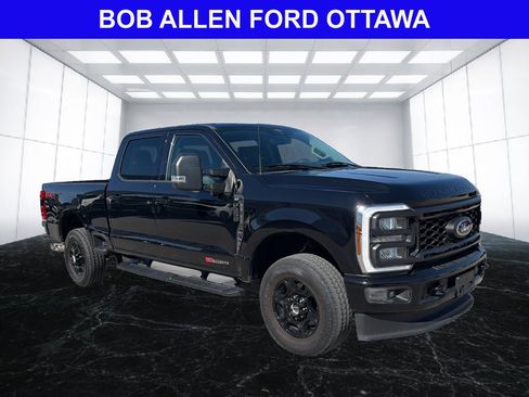 Used 2023 Ford F250 XLT w/ XLT Premium Package AWD/4WD image 14