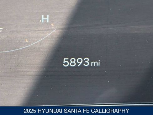 Certified 2025 Hyundai Santa Fe Calligraphy w/ Tow & Go Package AWD/4WD image 23
