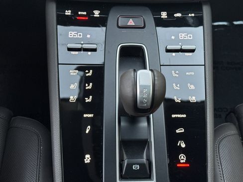 Used 2023 Porsche Macan S image 21