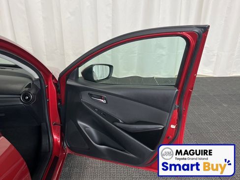 Used 2017 Toyota Yaris iA image 16