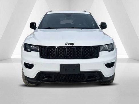 Used 2018 Jeep Grand Cherokee Laredo image 2