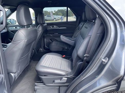 Used 2026 Ford Explorer ST-Line w/ ST-Line Street Pack RWD image 9