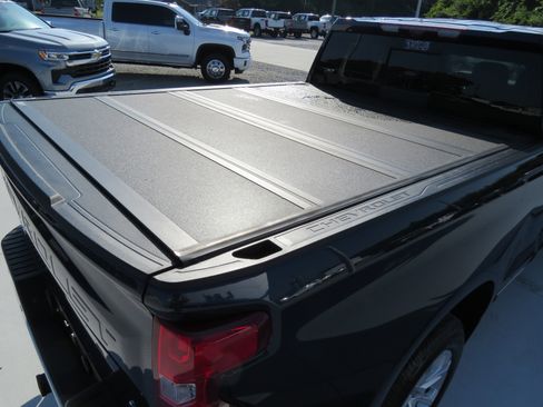 Certified 2022 Chevrolet Silverado 1500 LTZ w/ Technology Package image 11