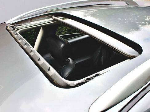 Used 2017 INFINITI QX70 3.7 w/ Premium Package image 35