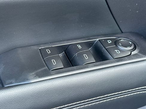 Used 2026 GMC Terrain Elevation w/ Elevation Premium Package FWD image 12