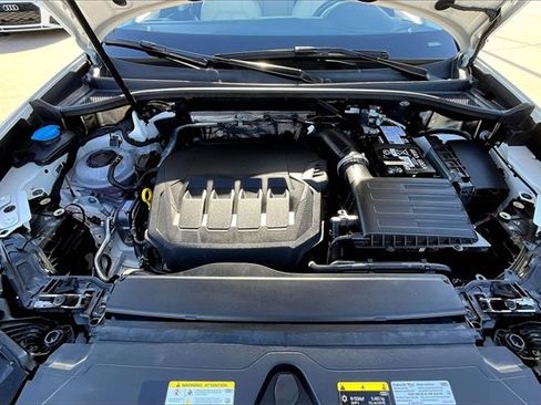 Certified 2025 Audi Q3 2.0T Premium Plus w/ Premium Plus Package image 9